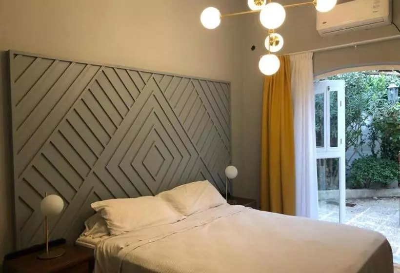 El Cerquero, Casa De Huéspedes