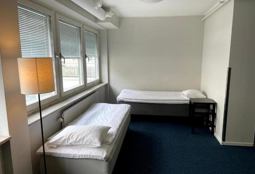 בית מלון כפרי N Hostel Malmö City