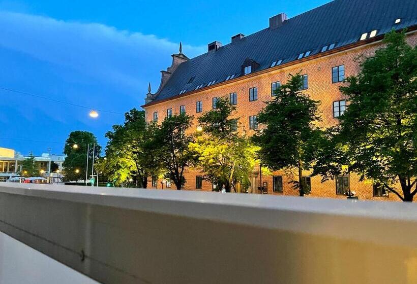 בית מלון כפרי N Hostel Malmö City