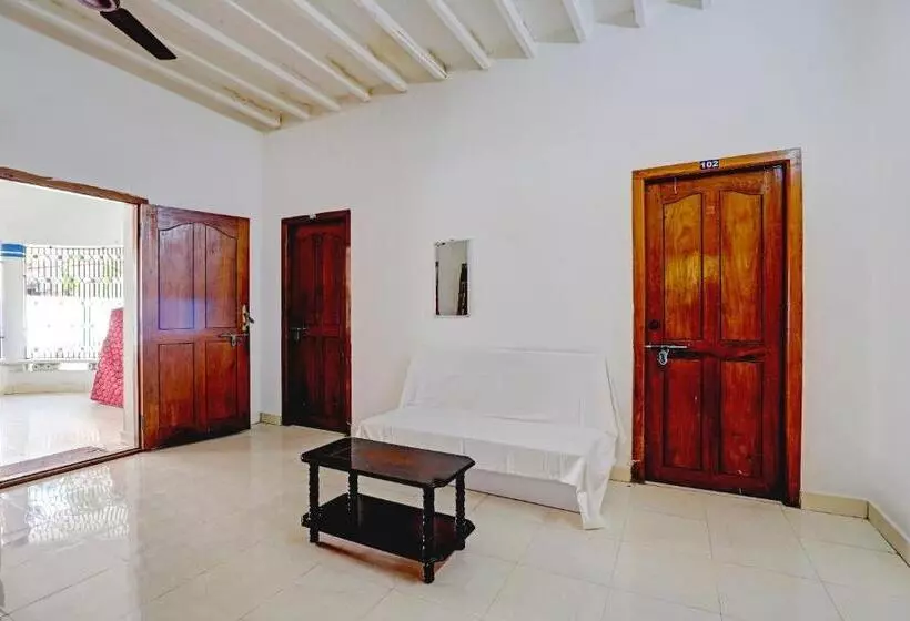 Hotelli O K B Residency