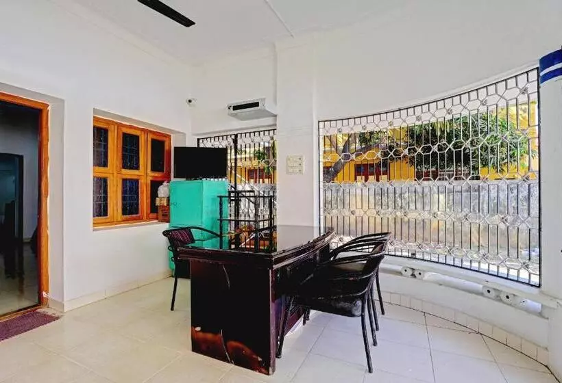 Hotelli O K B Residency