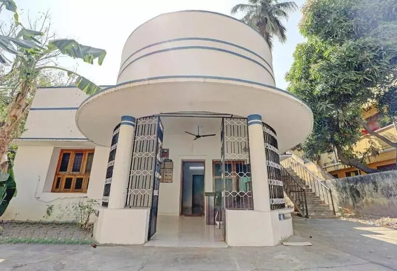 Hotelli O K B Residency