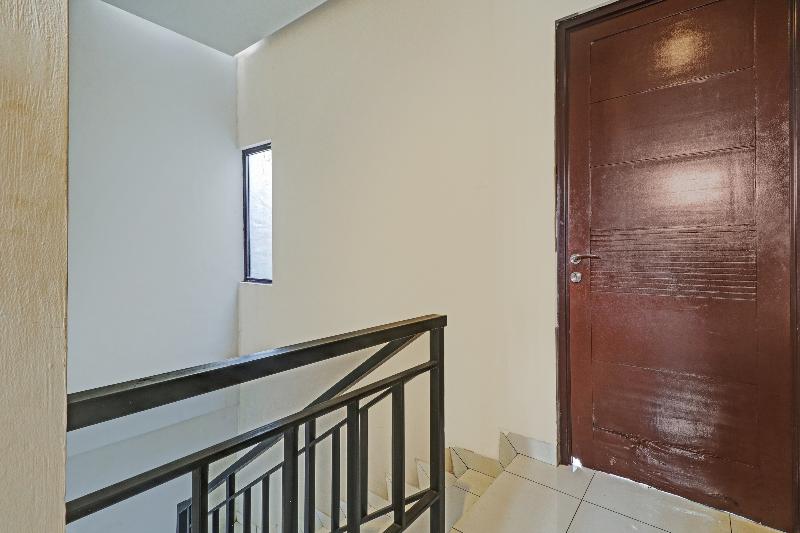 فندق Oyo 90452 Pillow Inn