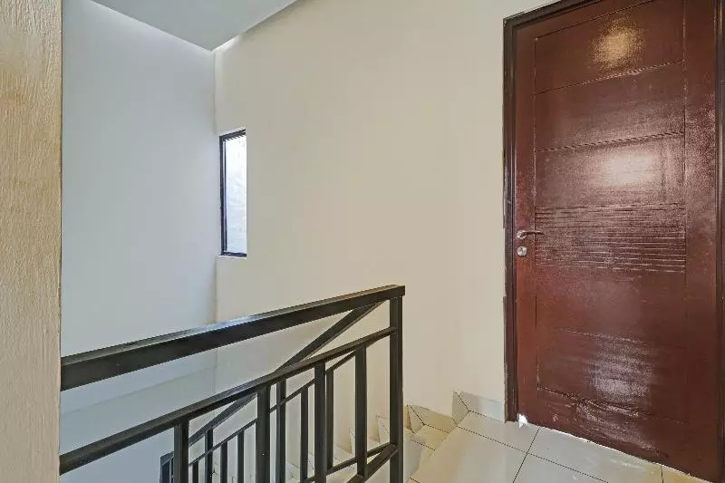 Hotel Oyo 90452 Pillow Inn