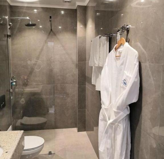 هتل Grand Khan Tengri 4