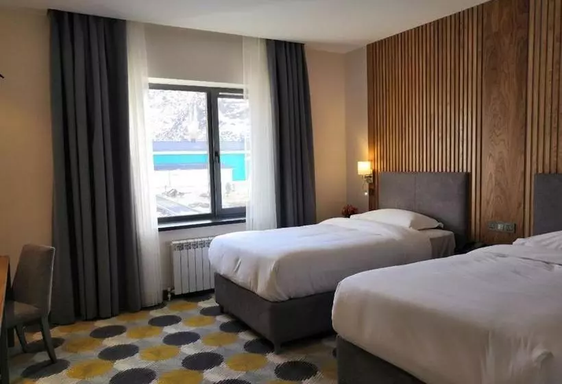 هتل Grand Khan Tengri 4