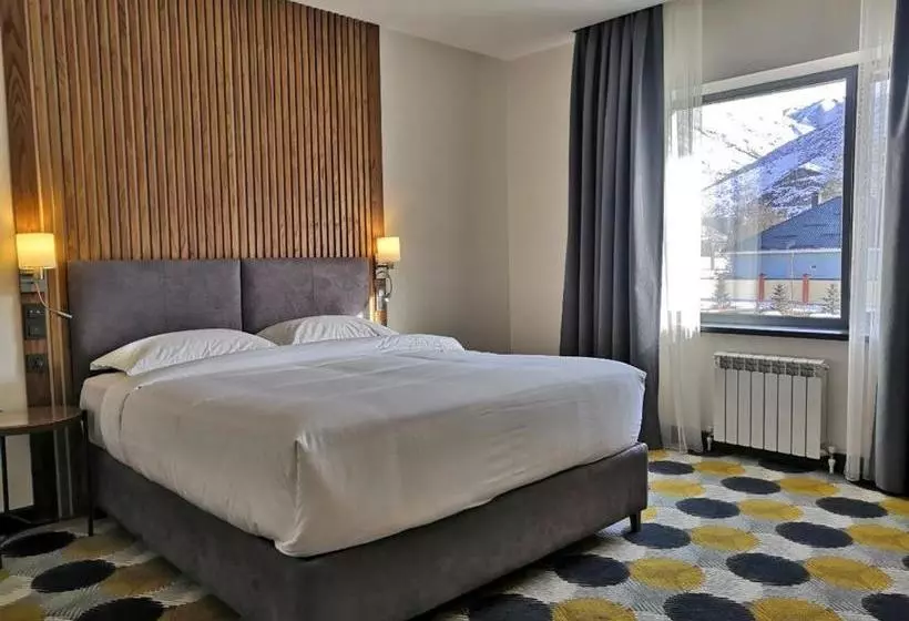 هتل Grand Khan Tengri 4