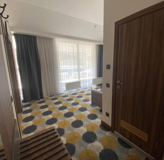 هتل Grand Khan Tengri 4