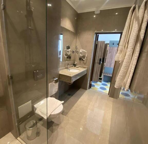 هتل Grand Khan Tengri 4