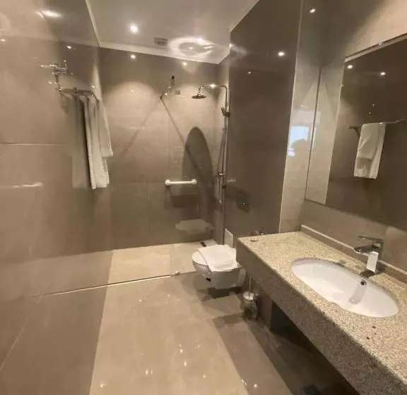 هتل Grand Khan Tengri 4