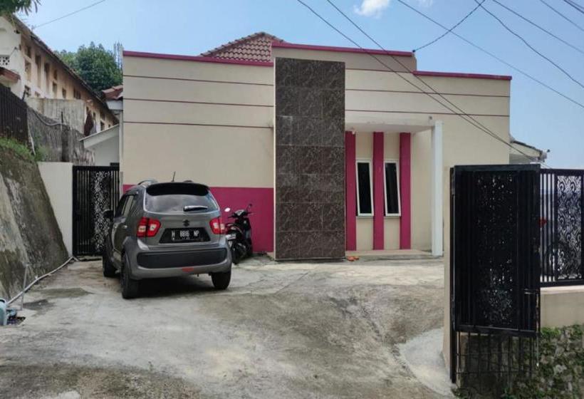 Hotell Oyo 90440 Zleepy Whiteland