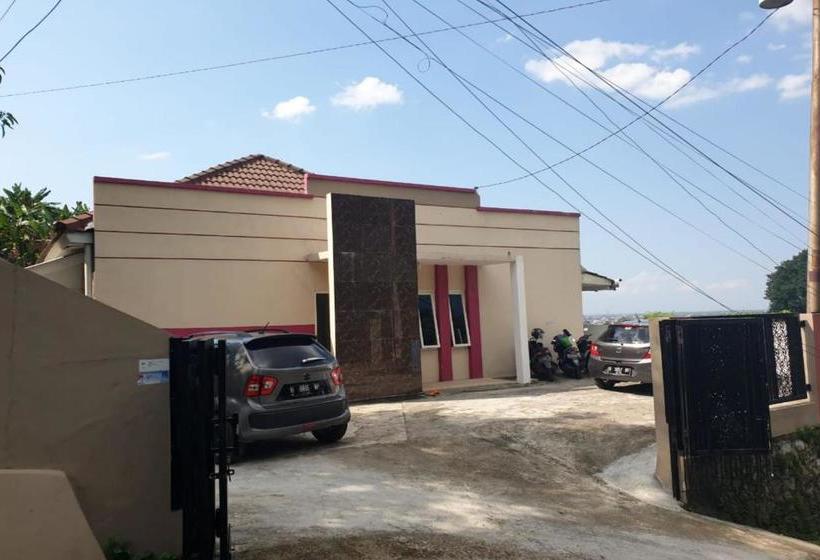 Hotell Oyo 90440 Zleepy Whiteland