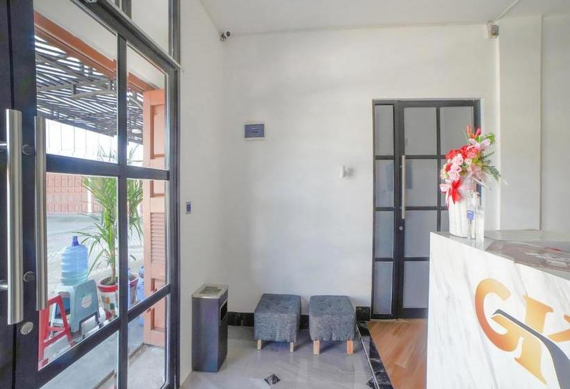 Capital O 90447 Kardopa Hotel Megapark