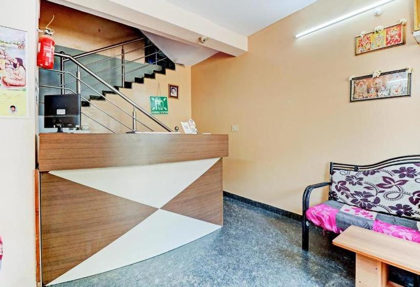 בית מלון כפרי Spot On Janapriya Lodge Near Hare Krishna Hill