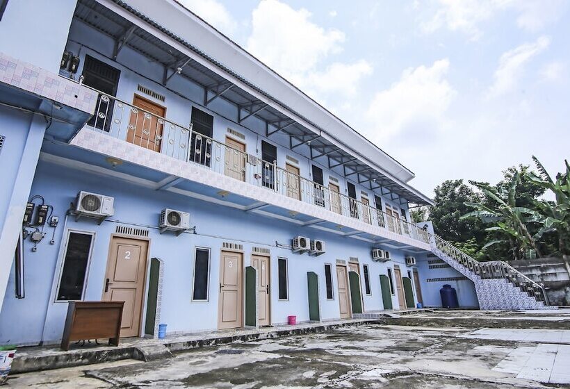 בית מלון כפרי Spot On 90433 Serasi Kost