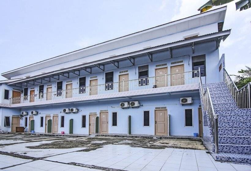 בית מלון כפרי Spot On 90433 Serasi Kost