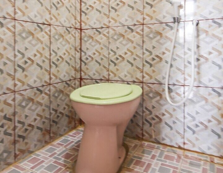 בית מלון כפרי Spot On 90433 Serasi Kost