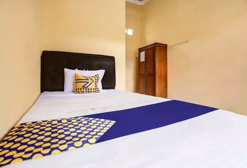 ホテル Spot On 90433 Serasi Kost