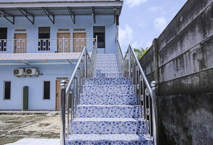 בית מלון כפרי Spot On 90433 Serasi Kost