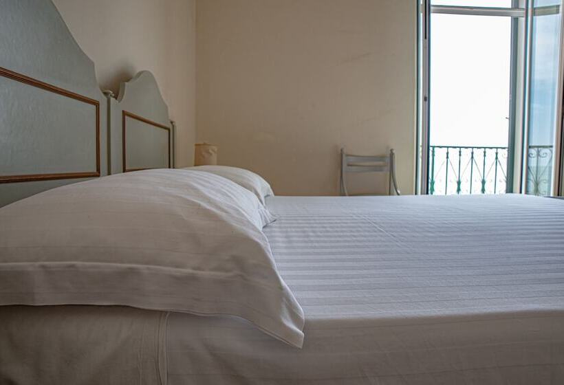 ホテル Villa Maria Teresa