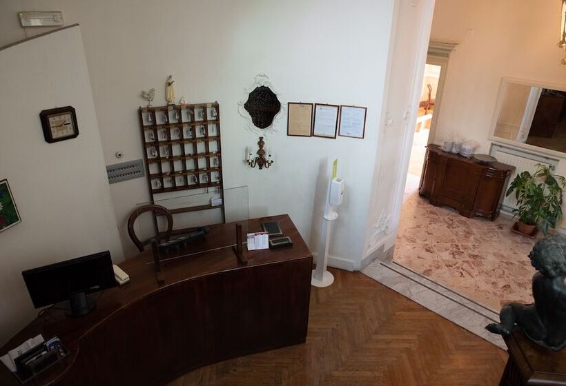 ホテル Villa Maria Teresa