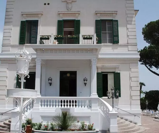 ホテル Villa Maria Teresa