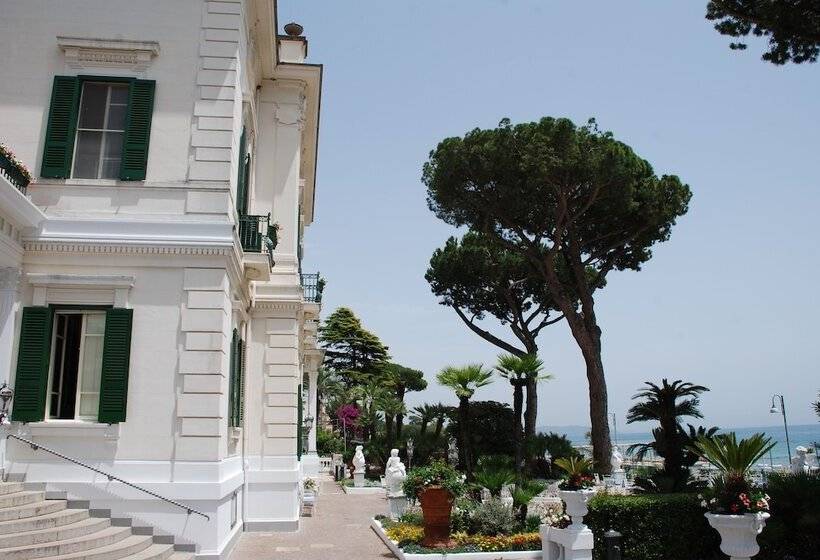 ホテル Villa Maria Teresa