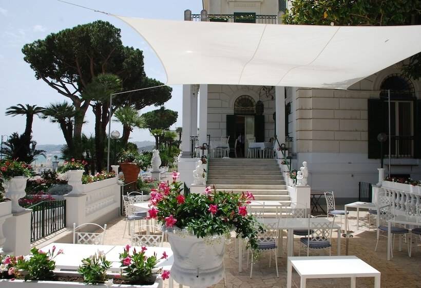 ホテル Villa Maria Teresa