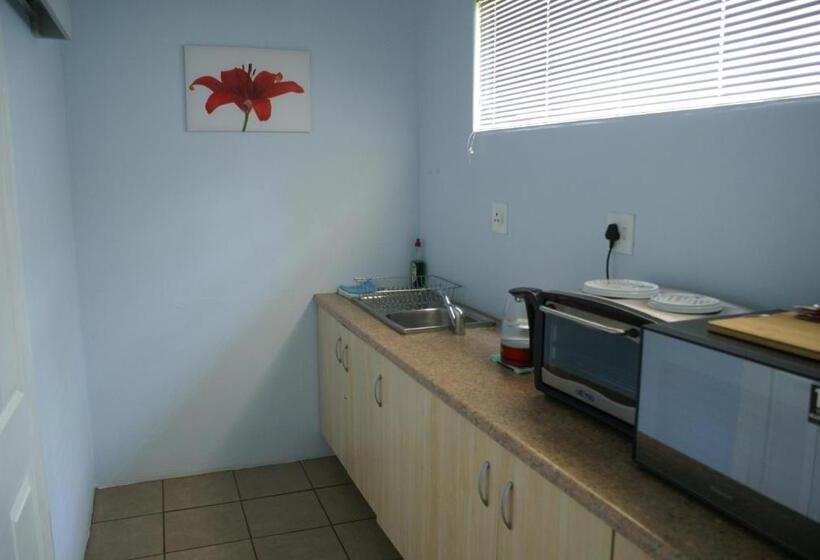 ペンション Flutterby Guesthouse