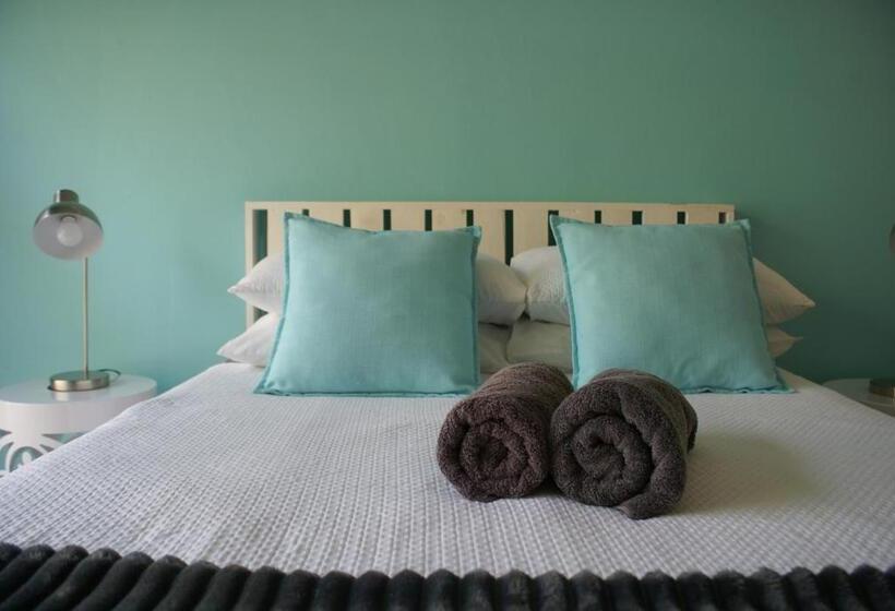 ペンション Flutterby Guesthouse