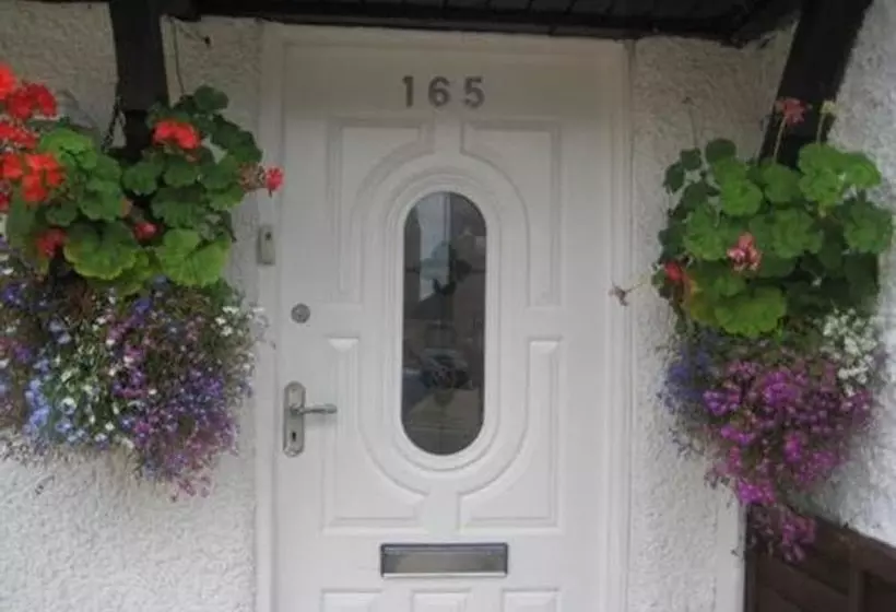 Majatalo Room In Guest Room   Double With Shared Bathroom Sleeps 1 2 Located 5 Minutes From Heathrow Dsbyr