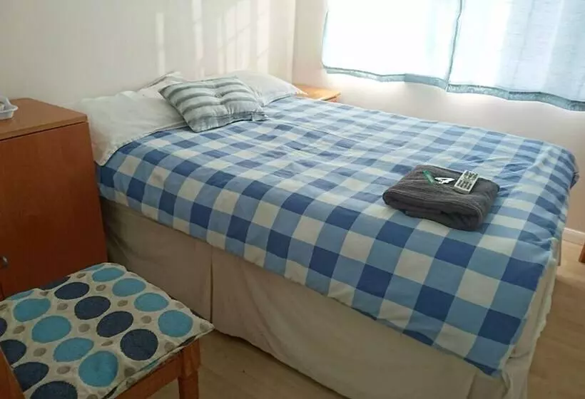 Majatalo Room In Guest Room   Double With Shared Bathroom Sleeps 1 2 Located 5 Minutes From Heathrow Dsbyr