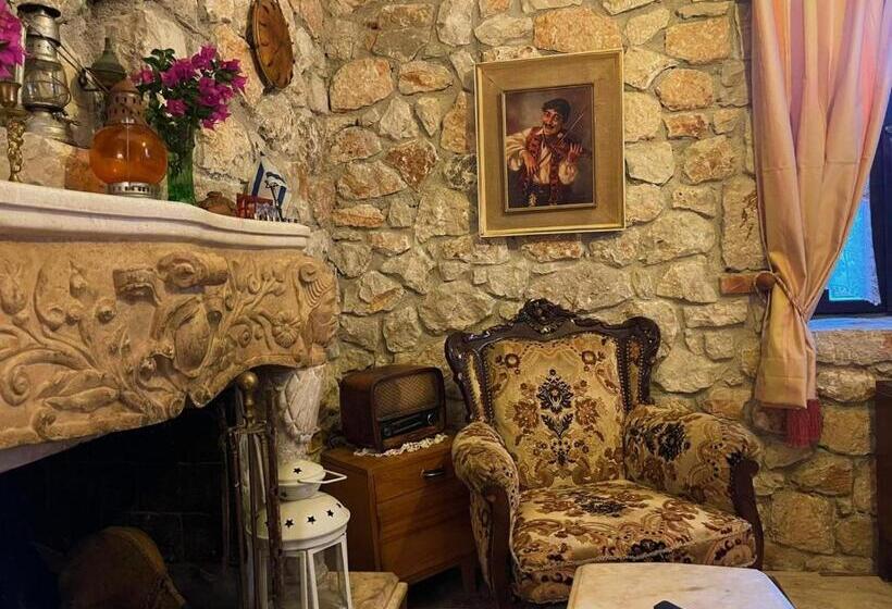 پانسیون Solomon&sons