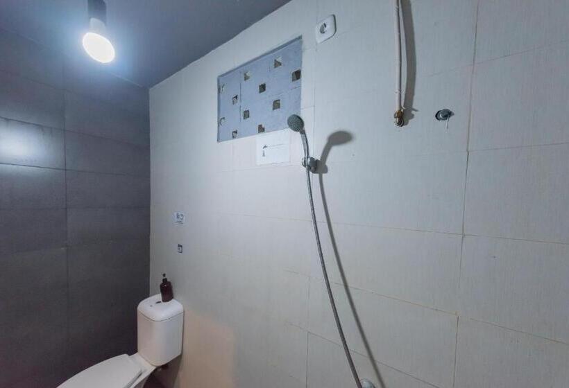 Urbanview Hotel Cianjur City Park By Reddoorz