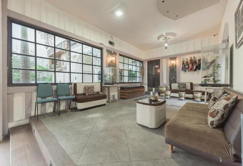 Urbanview Hotel Cianjur City Park By Reddoorz