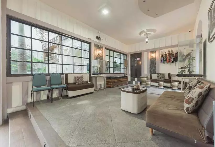 Urbanview Hotel Cianjur City Park By Reddoorz