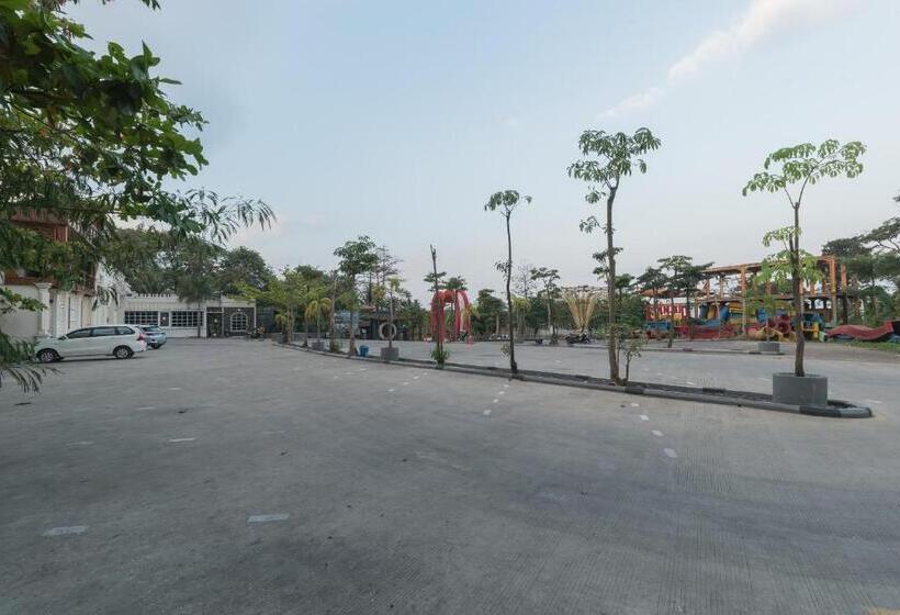 Urbanview Hotel Cianjur City Park By Reddoorz