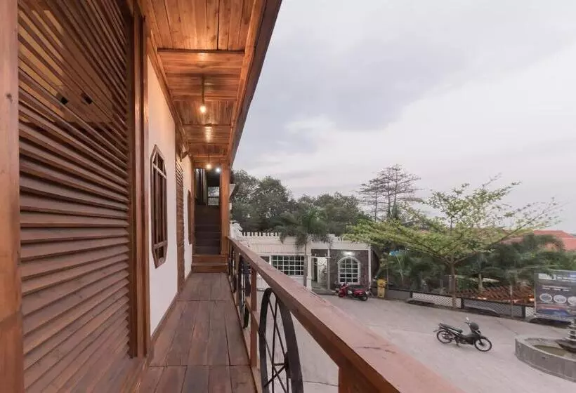 Urbanview Hotel Cianjur City Park By Reddoorz