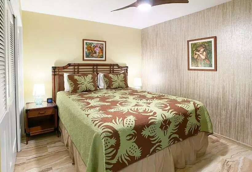 Waiohuli Beach Hale D227   Aloha La I   Oceanfront/1b1b/wifi/ac/cable/pool/extras