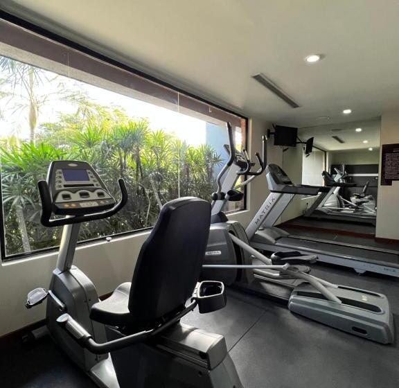 هتل Gh Guaparo Suites