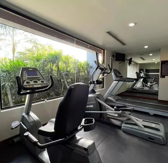 هتل Gh Guaparo Suites