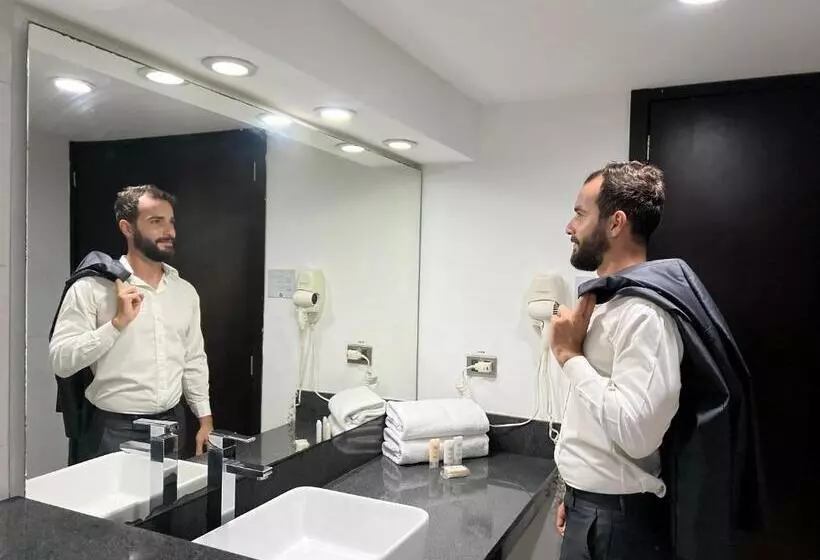 هتل Gh Guaparo Suites