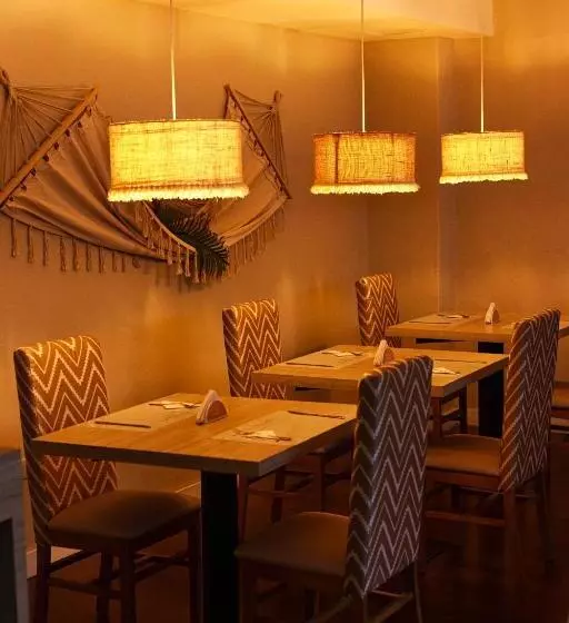 هتل Gh Guaparo Suites