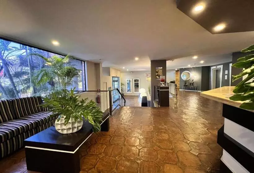 هتل Gh Guaparo Suites