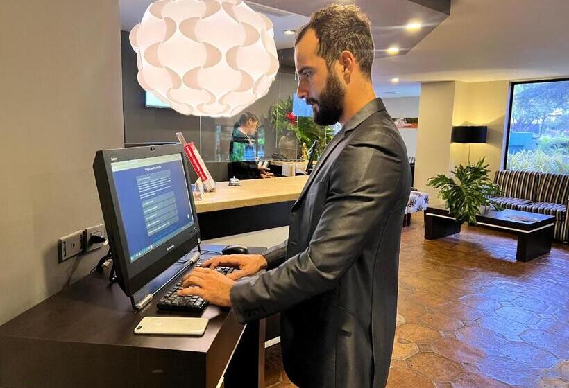 هتل Gh Guaparo Suites