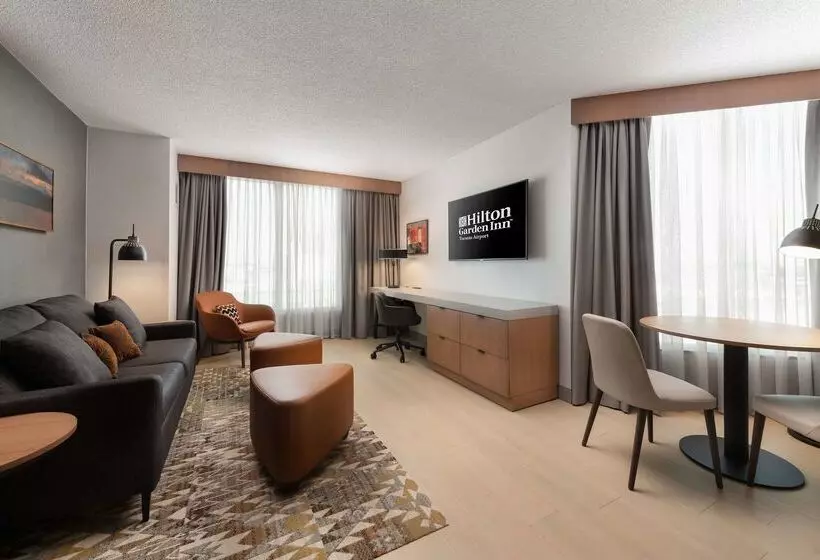 هتل Hilton Garden Inn Toronto Airport
