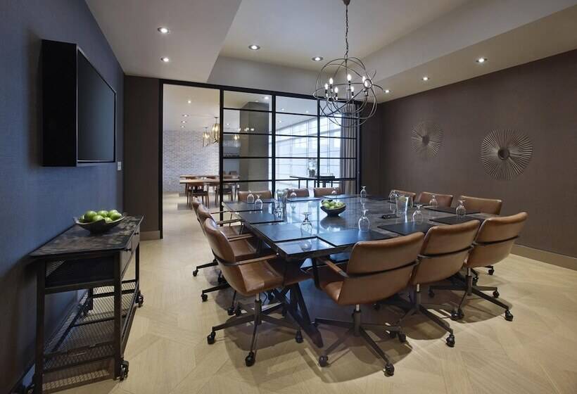 فندق Hilton Garden Inn Toronto Airport