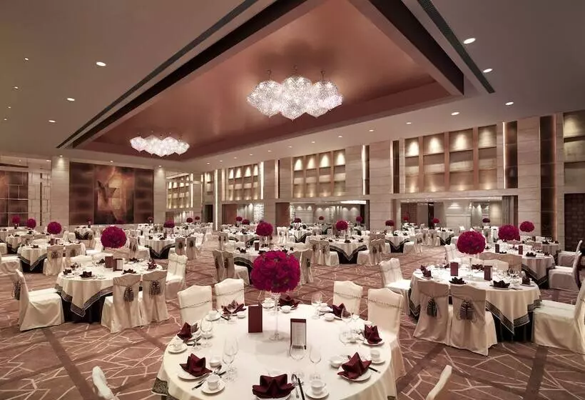 هتل New World Dalian