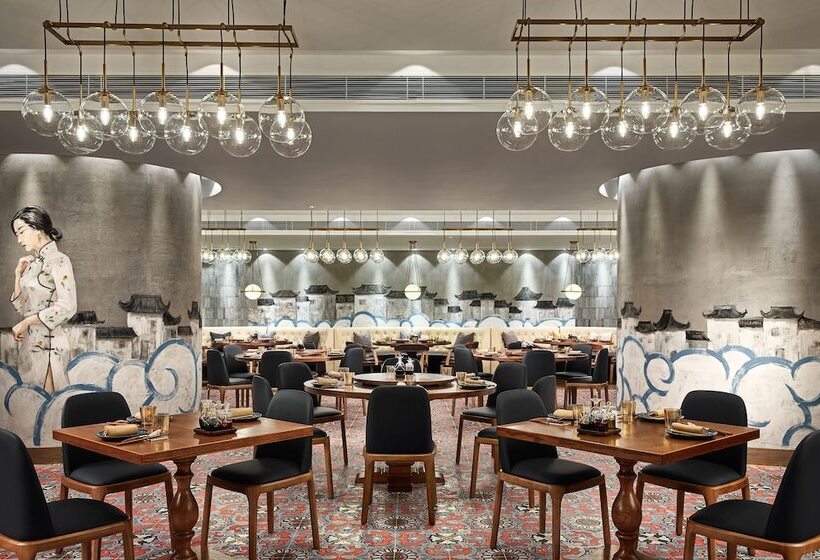 Отель New World Dalian