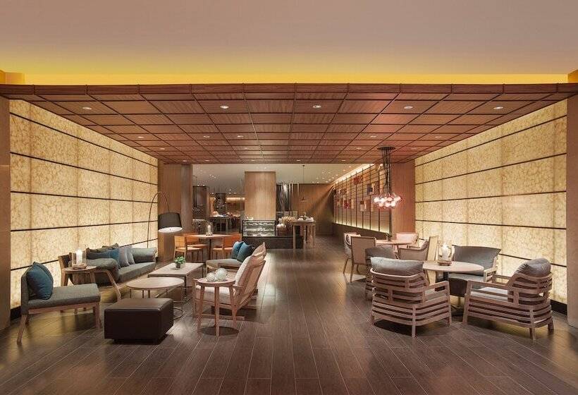 Отель New World Dalian